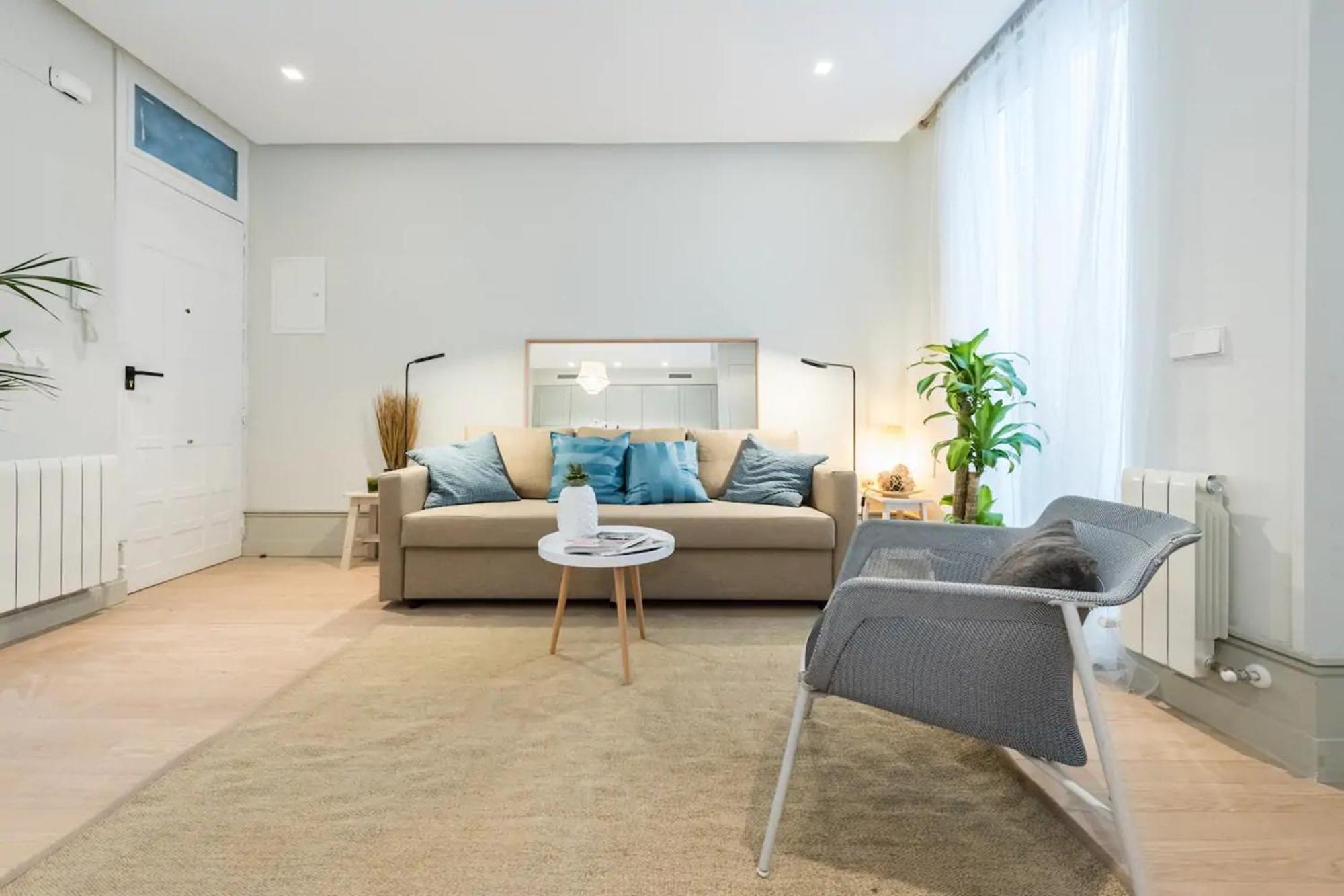 60 M² + Ac Apartment Madrid